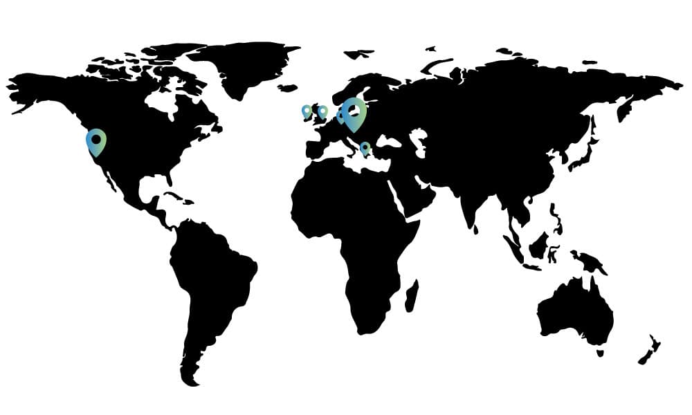 Weltkarte mit Stecknadeln an den internationalen Standorten von STEADYTEMP